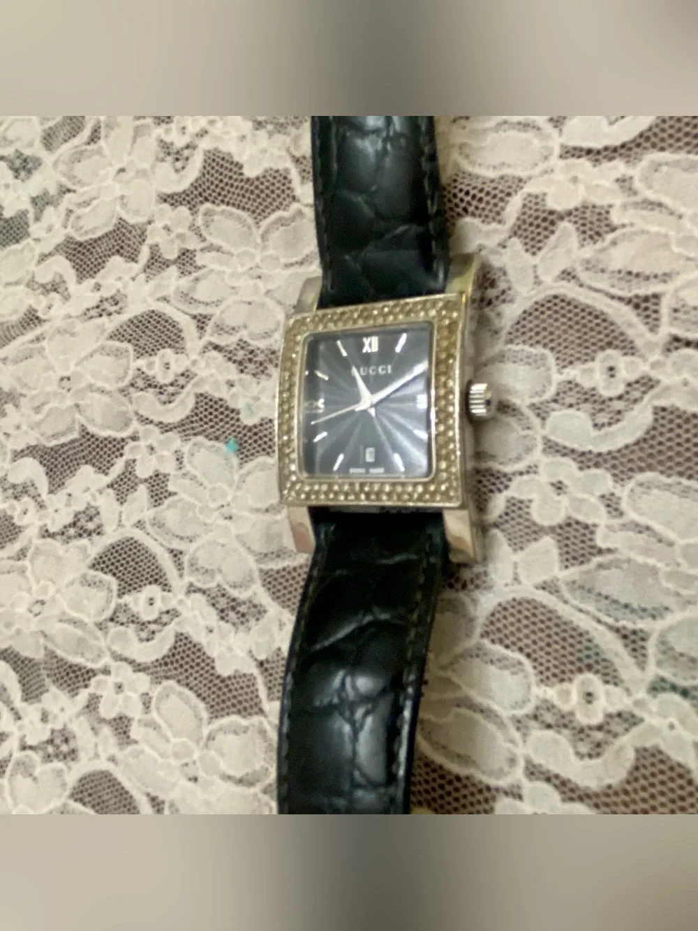 Gucci 80112 Swiss Made, Quartz Silver Tone with Rhinestones Unisex Watch